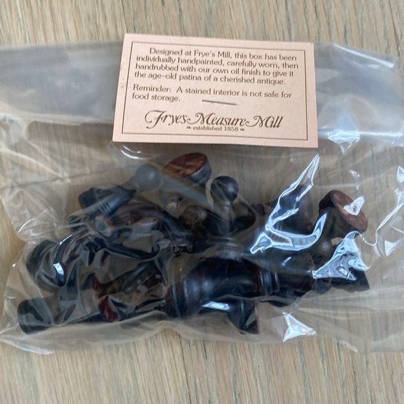 Frye's Measure Mill Shaker Chess Box - Picture 6 of 12